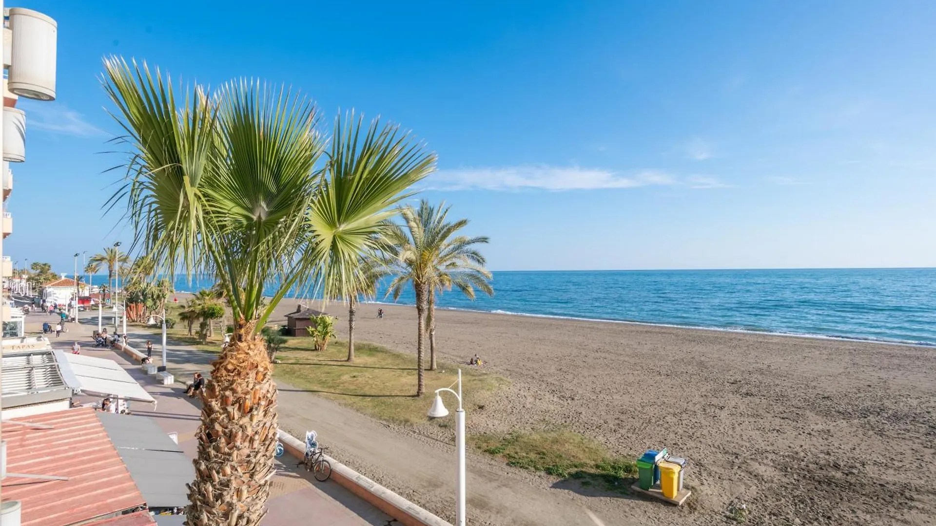 Apartament Wintowinrentals Bezmiliana Playa En Apartamento Con Vistas Al Mar En Primera Linea Rincón de la Victoria